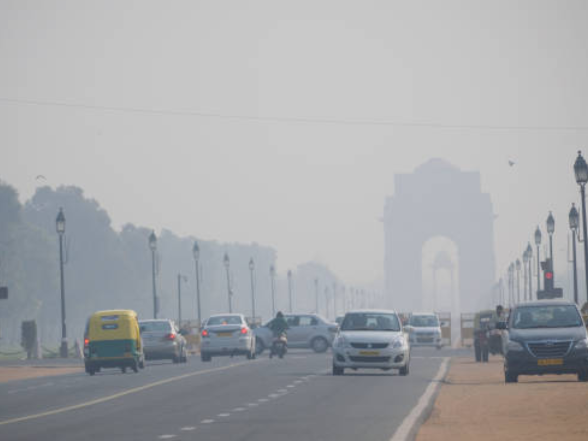 Delhi Air Pollution: वायु प्रदूषण के चलते दिल्ली के स्कूलों में 9 से 18 नवंबर तक शीतकालीन अवकाश घोषित
